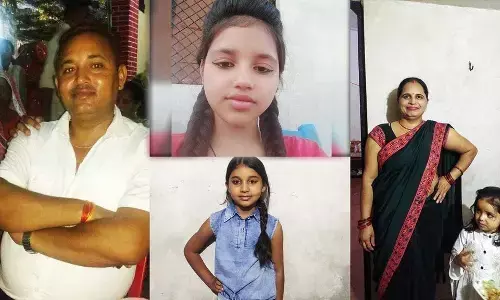 Prayagraj Latest News :एक ही परिवार के 5 लोगों की मौत का मामले में पुलिस ने चार संदिग्ध आरोपी किए गिरफ्तार Prayagraj Latest News :एक ही परिवार के 5 लोगों की मौत का मामले में पुलिस ने चार संदिग्ध आरोपी किए गिरफ्तार