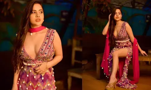 Urfi Javed Sexy Video: Urfi Javed के बोल्ड अंदाज ने उडाए फैंस के होश, इंटरनेट पर वायरल हुई ये Hot Photos Urfi Javed Sexy Video: Urfi Javed के बोल्ड अंदाज ने उडाए फैंस के होश, इंटरनेट पर वायरल हुई ये Hot Photos
