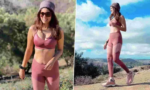 Vidya Malvade Sexy Video: एक्ट्रेस Vidya Malvade ने Bikini पहनकर पोस्ट को बेहद हॉट फोटोज, दिखा फिट अंदाज Vidya Malvade Sexy Video: एक्ट्रेस Vidya Malvade ने Bikini पहनकर पोस्ट को बेहद हॉट फोटोज, दिखा फिट अंदाज