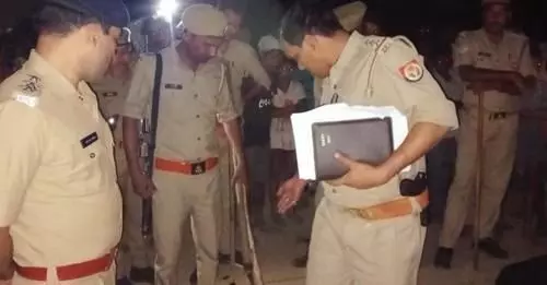 Double Murder In Payagpur Bahraich: चाचा और चाची को भतीजों ने फावड़े से काटकर मार डाला Double Murder In Payagpur Bahraich: चाचा और चाची को भतीजों ने फावड़े से काटकर मार डाला