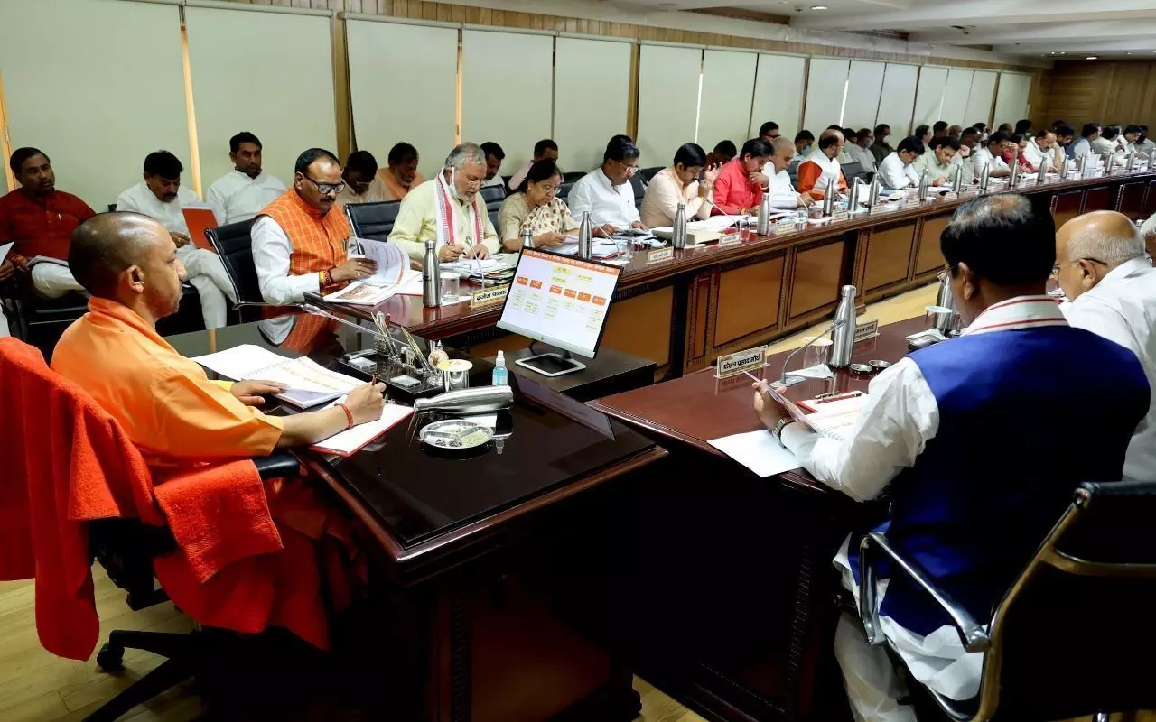 योगी कैबिनेट में 14 अहम फैसलों पर मुहर, जानें लखनऊ, आगरा, मथुरा और प्रयागराज को क्या मिली सौगात योगी कैबिनेट में 14 अहम फैसलों पर मुहर, जानें लखनऊ, आगरा, मथुरा और प्रयागराज को क्या मिली सौगात