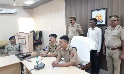 एक सप्ताह पूर्व काली नदी में मिली अज्ञात युवती की हत्या का सनसनीखेज खुलासा, प्रेम प्रसंगों के चलते पिता सहित परिजनों ने की थी हत्या एक सप्ताह पूर्व काली नदी में मिली अज्ञात युवती की हत्या का सनसनीखेज खुलासा, प्रेम प्रसंगों के चलते पिता सहित परिजनों ने की थी हत्या