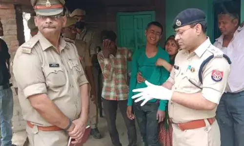 Prayagraj News : рджрд╛рджреА рдХреА рд╣рддреНрдпрд╛ рдХреЗ рдмрд╛рдж рдкреЛрддреЗ рдиреЗ рднреА рдлрд╛рдВрд╕реА рд▓рдЧрд╛рдХрд░ рджреА рдЬрд╛рди, рдХрдорд░реЗ рд╕реЗ рдорд┐рд▓рд╛ рдиреМ рдкрдиреНрдиреЛрдВ рдХрд╛ рд╕реБрд╕рд╛рдЗрдб рдиреЛрдЯ Prayagraj News : рджрд╛рджреА рдХреА рд╣рддреНрдпрд╛ рдХреЗ рдмрд╛рдж рдкреЛрддреЗ рдиреЗ рднреА рдлрд╛рдВрд╕реА рд▓рдЧрд╛рдХрд░ рджреА рдЬрд╛рди, рдХрдорд░реЗ рд╕реЗ рдорд┐рд▓рд╛ рдиреМ рдкрдиреНрдиреЛрдВ рдХрд╛ рд╕реБрд╕рд╛рдЗрдб рдиреЛрдЯ