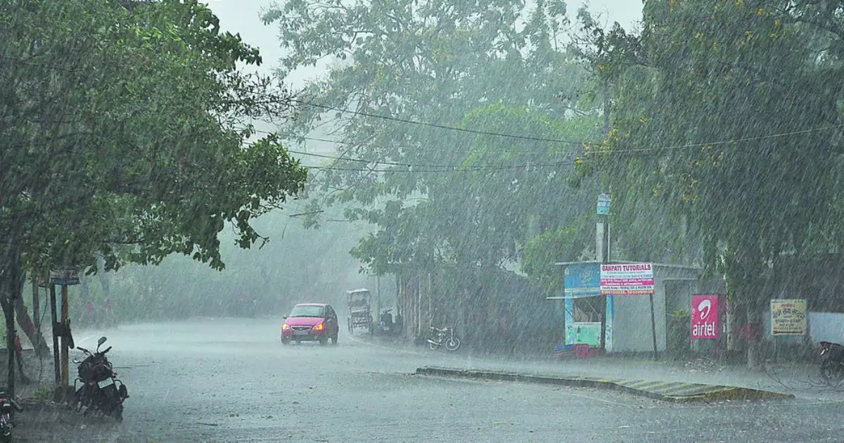 मुजफ्फरपुर: आंधी के बाद बारिश से राहत, बिजली व्यवस्था  चरमराई