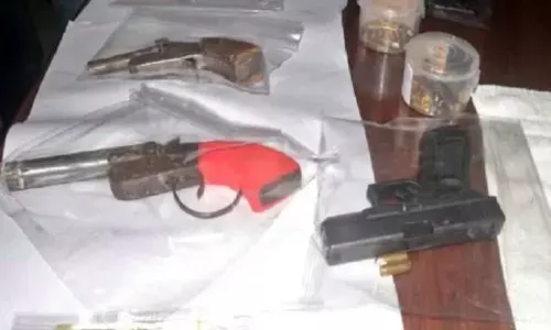 मुजफ्फरपुर में विदेशों से पहुंच रहें हथियार, जानिए कैसे हुआ खुलासा मुजफ्फरपुर में विदेशों से पहुंच रहें हथियार, जानिए कैसे हुआ खुलासा