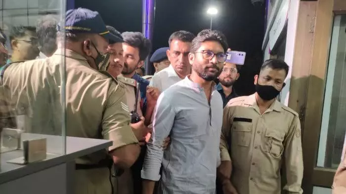 Jignesh Mevani : वडगाम से कांग्रेस विधायक जिग्नेश मेवाणी को असम पुलिस ने किया गिरफ्तार