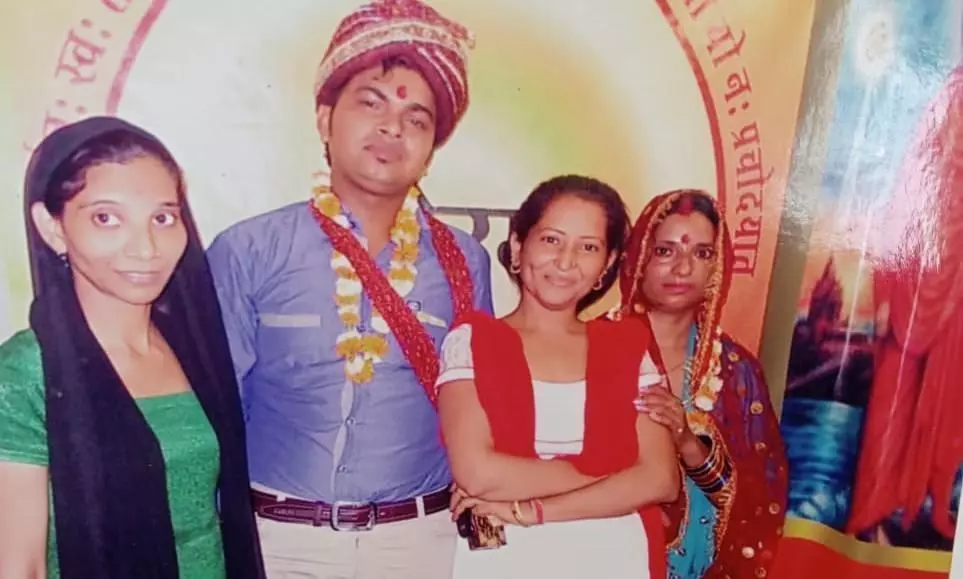 लव मैरिज के बाद प्रेमिका से ठगे चार लाख लव मैरिज के बाद प्रेमिका से ठगे चार लाख