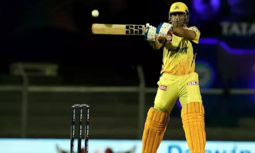 आखिरी ओवर में 17 रन की जरूरत थी MS Dhoni ने की ऐसी बैटिंग कि बता दिया धोनी जैसा कोई नहीं?