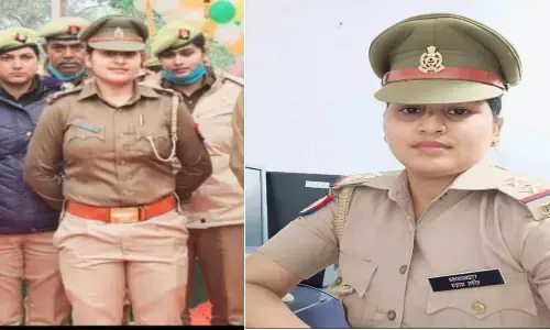 अमेठी में संदिग्ध परिस्थितियों में महिला एसआई रश्मि यादव का शव फांसी फंदे पर लटकता मिला शव अमेठी में संदिग्ध परिस्थितियों में महिला एसआई रश्मि यादव का शव फांसी फंदे पर लटकता मिला शव