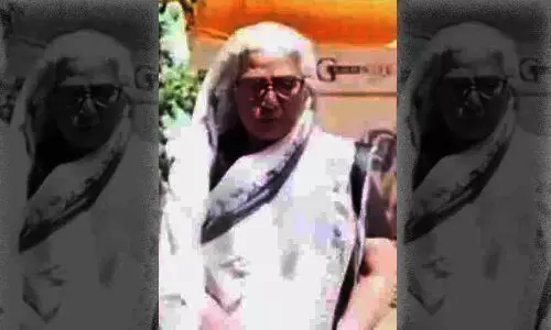 अमित शाह के दौरे से पहले वीर कुंवर सिंह की पौत्र वधु को किया गया नजरबंद अमित शाह के दौरे से पहले वीर कुंवर सिंह की पौत्र वधु को किया गया नजरबंद