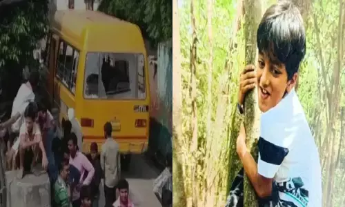 स्कूली छात्र की मौत मामले में CM योगी का बड़ा एक्शन, 3 भ्रष्ट परिवहन अधिकारी सस्पेंड स्कूली छात्र की मौत मामले में CM योगी का बड़ा एक्शन, 3 भ्रष्ट परिवहन अधिकारी सस्पेंड