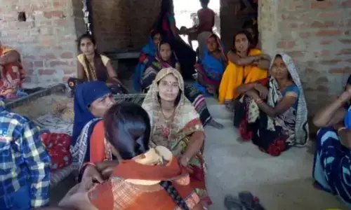 बाग में आम की डाल से लटकता मिला युवक का शव.... बाग में आम की डाल से लटकता मिला युवक का शव....