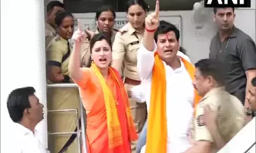 नवनीत और रवि राणा को नहीं मिली राहत, 29 अप्रैल को जमानत पर होगी सुनवाई