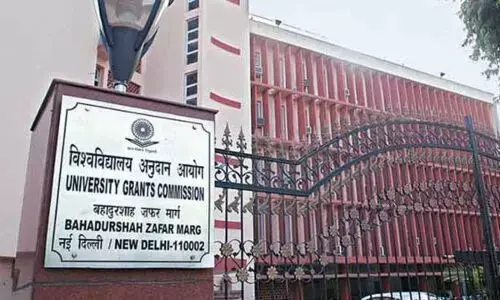 पाकिस्तान में उच्च शिक्षा लेने वाले भारतीय को न नौकरी मिलेगी, न डिग्री आएगी काम : UGC-AICTE Warning पाकिस्तान में उच्च शिक्षा लेने वाले भारतीय को न नौकरी मिलेगी, न डिग्री आएगी काम : UGC-AICTE Warning