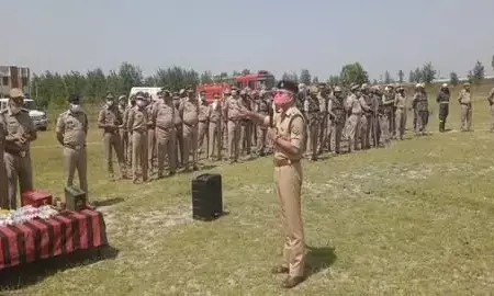 अपर पुलिस अधीक्षक के नेतृत्व में  थाना अध्यक्ष व पुलिस फोर्स का बलवा ड्रिल का अभ्यास कराया