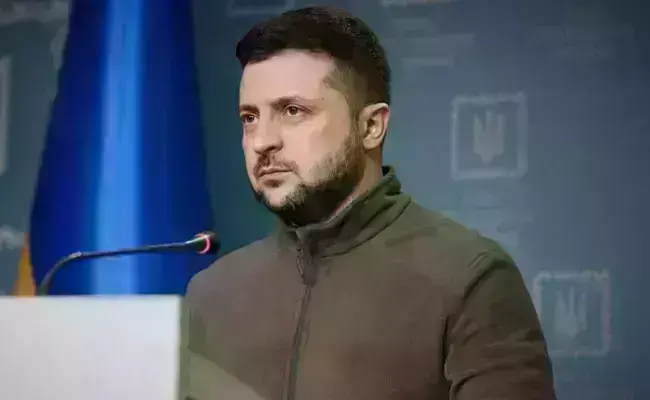 यूक्रेन के राष्ट्रपति ज़ेलेंस्की ने पुतिन के साथ युद्ध समाप्त करने के लिए बैठक बुलाई यूक्रेन के राष्ट्रपति ज़ेलेंस्की ने पुतिन के साथ युद्ध समाप्त करने के लिए बैठक बुलाई