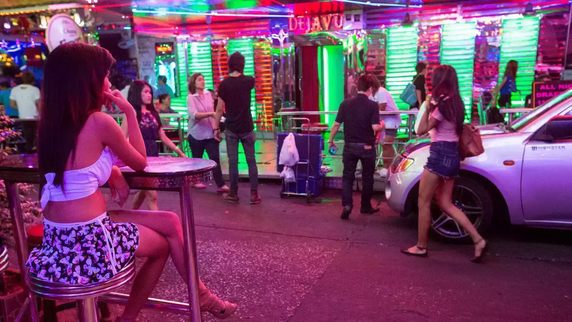 LinkedIn इंडिया पर फल- फूल रहा है रेड लाइट डिस्ट्रिक्ट LinkedIn इंडिया पर फल- फूल रहा है रेड लाइट डिस्ट्रिक्ट