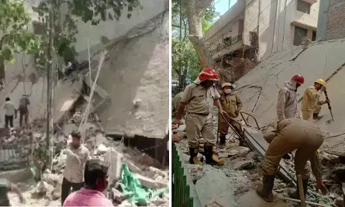 दिल्ली में बड़ा हादसा : सत्य निकेतन इलाके में निर्माणाधीन तीन मंजिला इमारत गिरी, पांच मज़दूर दबे, रेस्क्यू ऑपरेशन जारी दिल्ली में बड़ा हादसा : सत्य निकेतन इलाके में निर्माणाधीन तीन मंजिला इमारत गिरी, पांच मज़दूर दबे, रेस्क्यू ऑपरेशन जारी