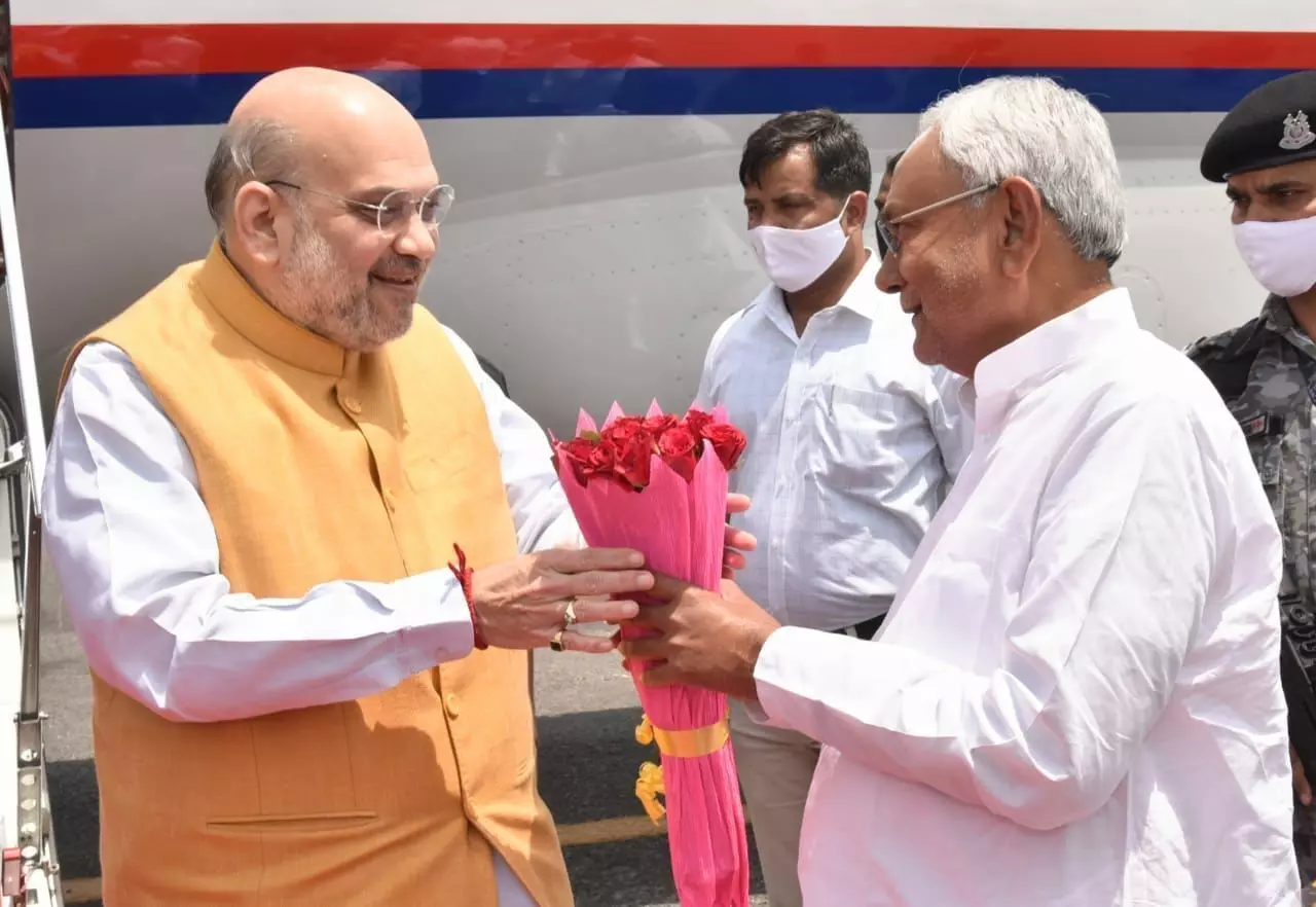 भारत की राजनीति में आप दोनों की जोड़ी भले ही महानायक वाली क्यों ना हो बिहार में चलेगी तो नीतीश और सुशील मोदी की ही चलेगी भारत की राजनीति में आप दोनों की जोड़ी भले ही महानायक वाली क्यों ना हो बिहार में चलेगी तो नीतीश और सुशील मोदी की ही चलेगी