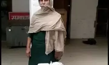 15 लीटर शराब के साथ महिला को किया गिरफ्तार