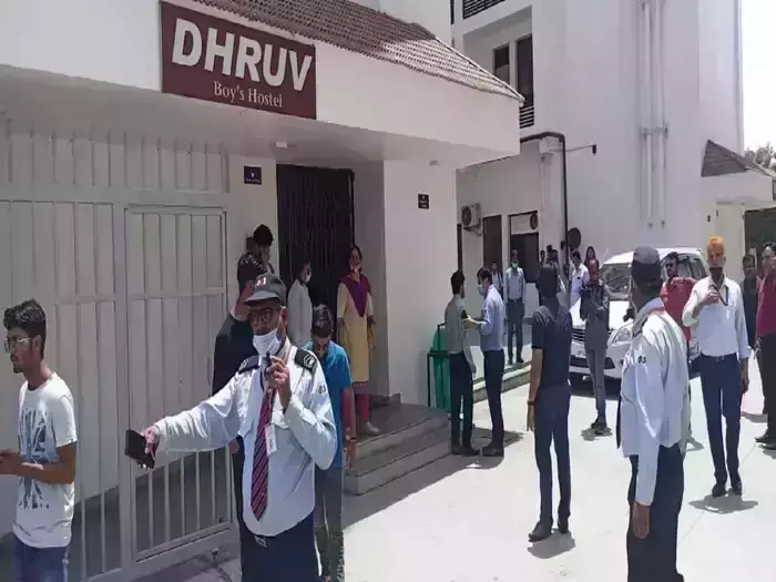 IMS इंजीनियरिंग कॉलेज की लिफ्ट गिरने से बड़ा हादसा, 12 छात्र घायल IMS इंजीनियरिंग कॉलेज की लिफ्ट गिरने से बड़ा हादसा, 12 छात्र घायल