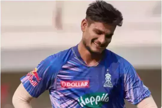 कुलदीप सेन ने आरसीबी के खिलाफ चार विकेट लेकर राजस्थान रॉयल्स के लिए एक महत्वपूर्ण जीत दर्ज की, जिससे वह अंक तालिका में शीर्ष पर पहुंच गए