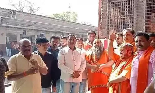आगरा में चामुंडा देवी मंदिर का विवाद गरमाया, जाने क्या है मामला?