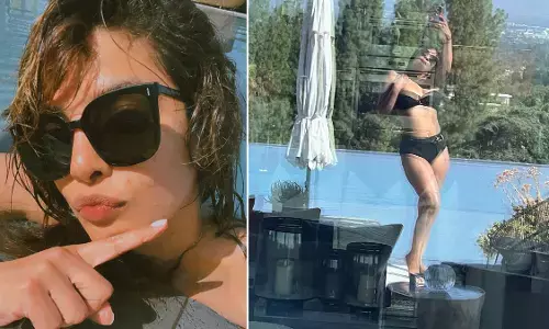 Priyanka Chopra Sexy Video: Priyanka Chopra गर्मियों के मौसम में ले रही हैं स्विमिंग पूल का मजा, sexy बिकिनी पहनकर शेयर की Hot Photos Priyanka Chopra Sexy Video: Priyanka Chopra गर्मियों के मौसम में ले रही हैं स्विमिंग पूल का मजा, sexy बिकिनी पहनकर शेयर की Hot Photos