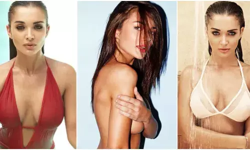 Amy Jackson Sexy Video: एक्ट्रेस Amy Jackson ने वाइट ब्रा पहनकर बेड पर कराया बोल्ड फोटोशूट, Sexy Photos देखकर छुट जाएंगे पसीने Amy Jackson Sexy Video: एक्ट्रेस Amy Jackson ने वाइट ब्रा पहनकर बेड पर कराया बोल्ड फोटोशूट, Sexy Photos देखकर छुट जाएंगे पसीने