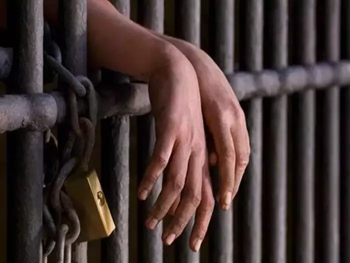 मां के किये करतूत की सजा दो छोटे मासूम बच्चे 6 वर्षीय रोहन और 4 वर्षीय छोटू काटेंगे मां के किये करतूत की सजा दो छोटे मासूम बच्चे 6 वर्षीय रोहन और 4 वर्षीय छोटू काटेंगे