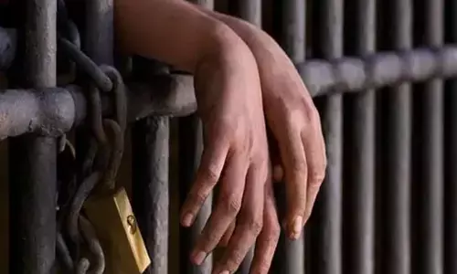 मां के किये करतूत की सजा दो छोटे मासूम बच्चे 6 वर्षीय रोहन और 4 वर्षीय छोटू काटेंगे मां के किये करतूत की सजा दो छोटे मासूम बच्चे 6 वर्षीय रोहन और 4 वर्षीय छोटू काटेंगे