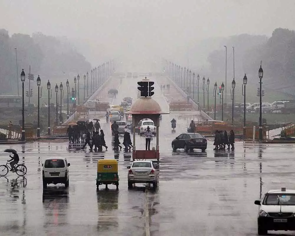 दिल्ली-एनसीआर के कुछ हिस्सों में तेज हवाओं के साथ हल्की बारिश की संभावना