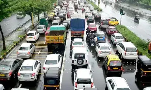 मुंबई में सड़कों, चौराहों और पार्कों के नाम लेखकों और कलाकारों के नाम पर वहीं दिल्ली में अधिकतर सड़कों के नाम पूर्व शासकों और नेताओं के नाम क्यों? मुंबई में सड़कों, चौराहों और पार्कों के नाम लेखकों और कलाकारों के नाम पर वहीं दिल्ली में अधिकतर सड़कों के नाम पूर्व शासकों और नेताओं के नाम क्यों?