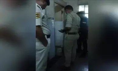 शौचालय के डब्बे से मिला नवजात शिशु का शव, हिमाचल प्रदेश के अस्पताल में मानवता शर्मशार शौचालय के डब्बे से मिला नवजात शिशु का शव, हिमाचल प्रदेश के अस्पताल में मानवता शर्मशार