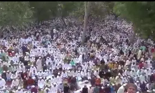 देश में सुख शान्ति के लिए मुस्लिम समाज के लोगों ने अदा की नमाज, पुलिस फोर्स और उच्चाधिकारी रहे मौजूद