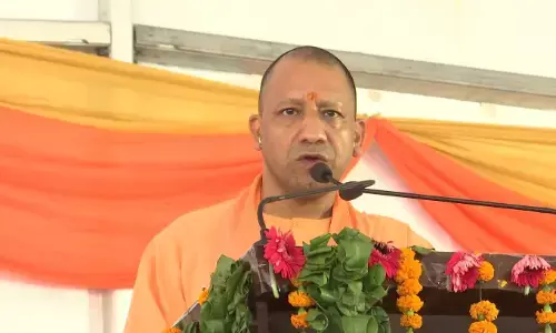 अपनों के बीच भावुक हुए CM योगी आदित्यनाथ, 5 साल बाद अपने घर पहुंचे अपनों के बीच भावुक हुए CM योगी आदित्यनाथ, 5 साल बाद अपने घर पहुंचे