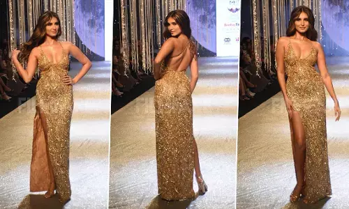 Tara Sutaria Sexy Video: Tara Sutaria ने फैशन इवेंट पर गोल्डन गाउन पहनकर दिखाया सेक्सी स्टाइल, हॉटनेस देखकर छुट जाएंगे पसीने (See Sexy Photos) Tara Sutaria Sexy Video: Tara Sutaria ने फैशन इवेंट पर गोल्डन गाउन पहनकर दिखाया सेक्सी स्टाइल, हॉटनेस देखकर छुट जाएंगे पसीने (See Sexy Photos)