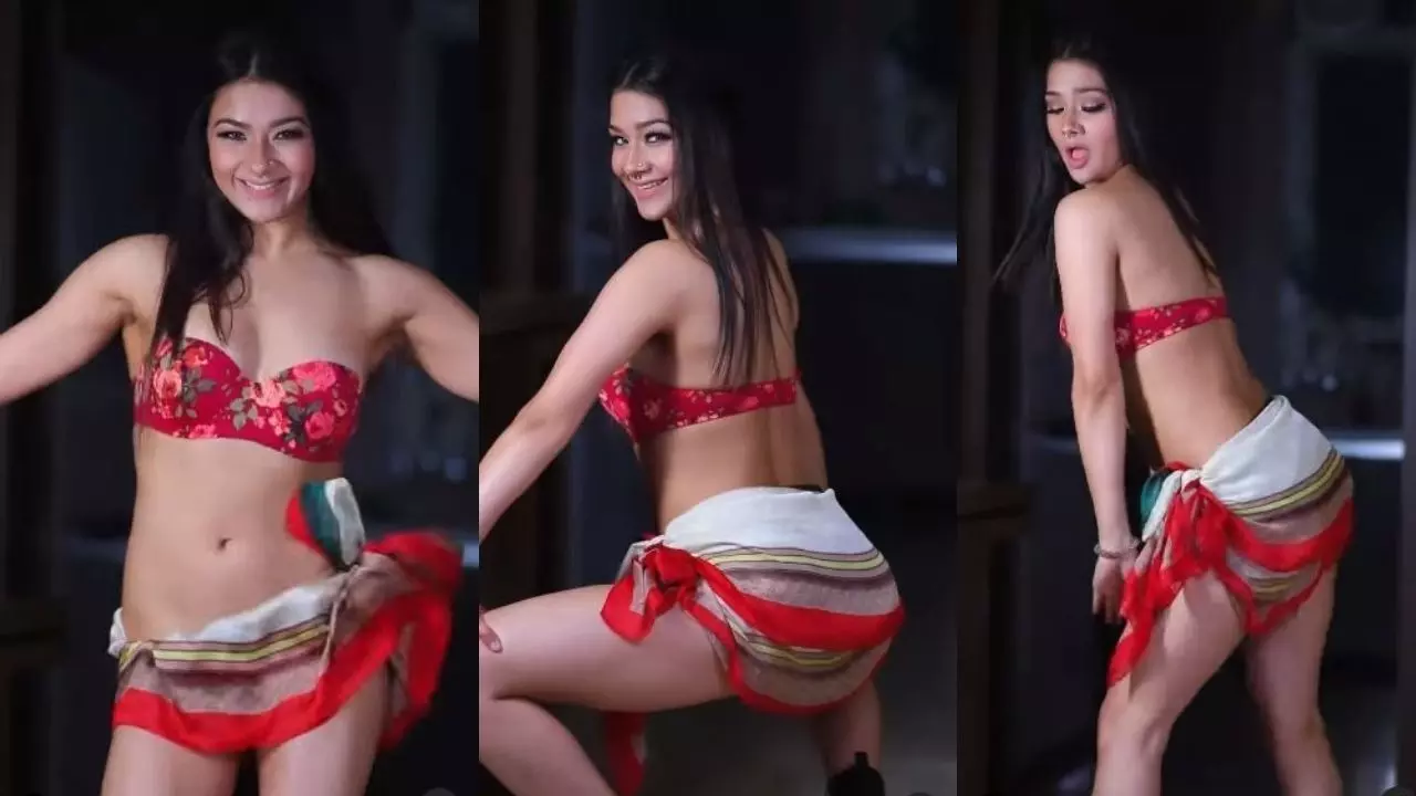Namrata Malla Sexy Video: भोजपुरी एक्ट्रेस Namrata Malla ने स्पोर्ट्स ब्रा पहनकर किया हॉट डांस, अकेले में देखें ये Sexy Video Namrata Malla Sexy Video: भोजपुरी एक्ट्रेस Namrata Malla ने स्पोर्ट्स ब्रा पहनकर किया हॉट डांस, अकेले में देखें ये Sexy Video