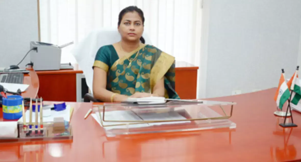 CM योगी की बड़ी कार्रवाई, गाजियाबाद की पूर्व जिलाधिकारी निधि केसरवानी सस्पेंड CM योगी की बड़ी कार्रवाई, गाजियाबाद की पूर्व जिलाधिकारी निधि केसरवानी सस्पेंड