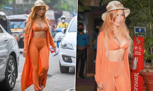 Sakshi Chopra Sexy Video: Sakshi Chopra ने पब्लिक में पहने इतने बोल्ड कपड़ें, Photos देखकर फैंस बोले- इसलिए मुंबई की गर्मी बढ़ी है! Sakshi Chopra Sexy Video: Sakshi Chopra ने पब्लिक में पहने इतने बोल्ड कपड़ें, Photos देखकर फैंस बोले- इसलिए मुंबई की गर्मी बढ़ी है!