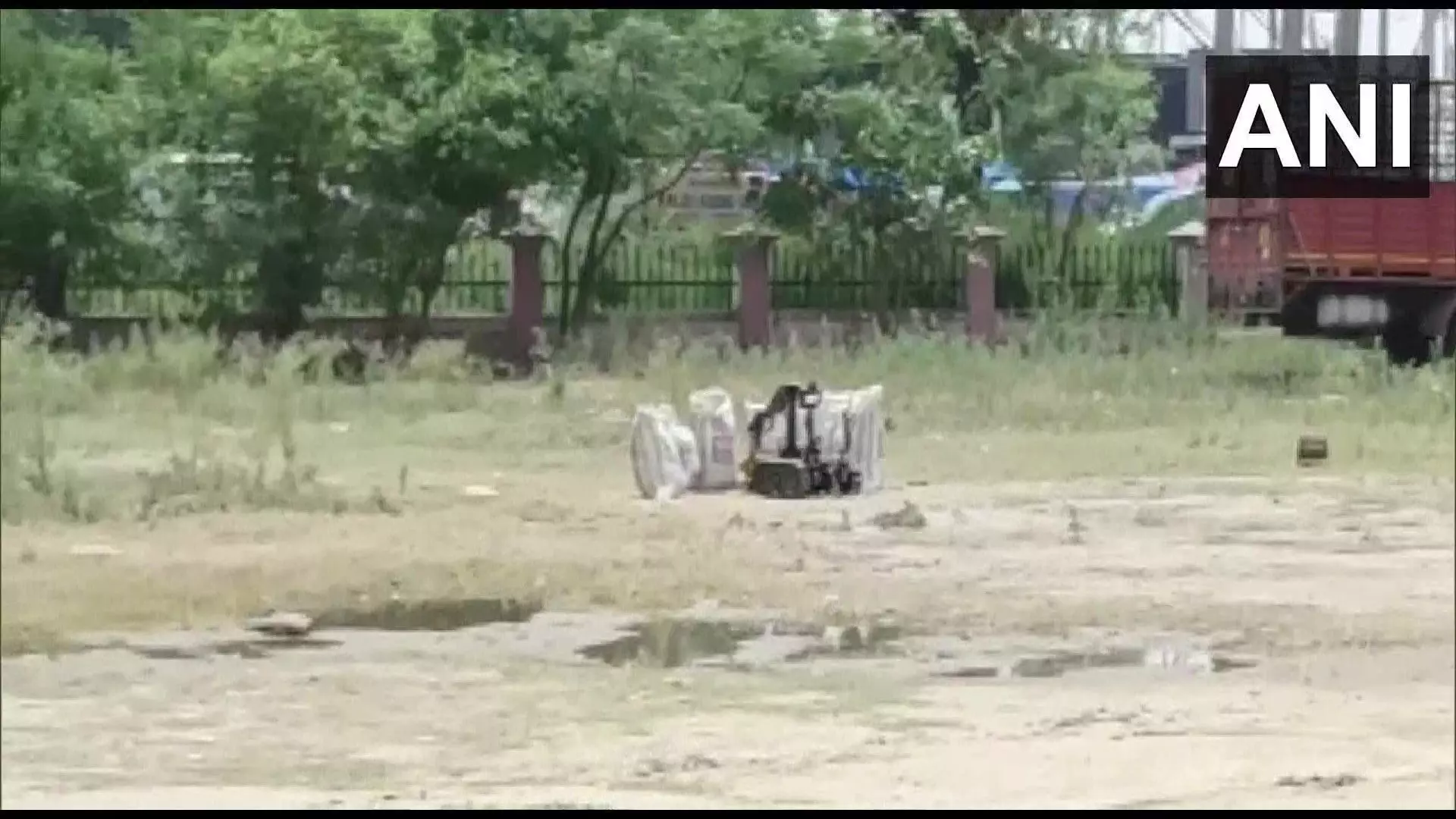 करनाल से 4 आतंकवादी गिरफ्तार, भारी मात्रा में गोला-बारूद बरामद करनाल से 4 आतंकवादी गिरफ्तार, भारी मात्रा में गोला-बारूद बरामद