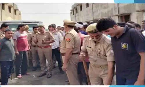 NCR के बागपत जिले में स्कूल बस ने छह वर्षीय छात्र को कुचला, मौत से मची सनसनी NCR के बागपत जिले में स्कूल बस ने छह वर्षीय छात्र को कुचला, मौत से मची सनसनी