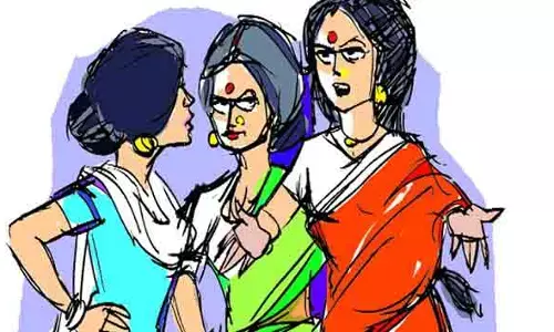 सास और जेठानी की हरकत से छोटी बहू परेशान पुलिस ने खोला राज तो सब हो गये दंग सास और जेठानी की हरकत से छोटी बहू परेशान पुलिस ने खोला राज तो सब हो गये दंग