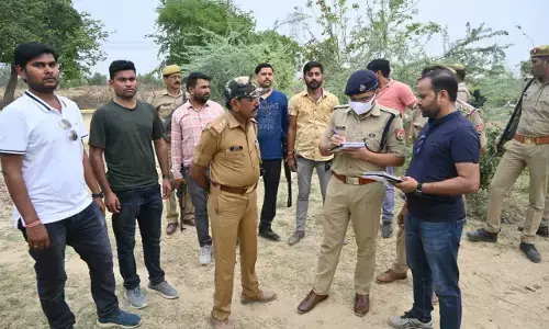 औरैया की एसओजी व थाना विधूना दिनदहाडे हुई महिला के साथ लूट करने बाले अभियुक्त पुलिस मुठभेड के दौरान गिरफ़्तार औरैया की एसओजी व थाना विधूना दिनदहाडे हुई महिला के साथ लूट करने बाले अभियुक्त पुलिस मुठभेड के दौरान गिरफ़्तार