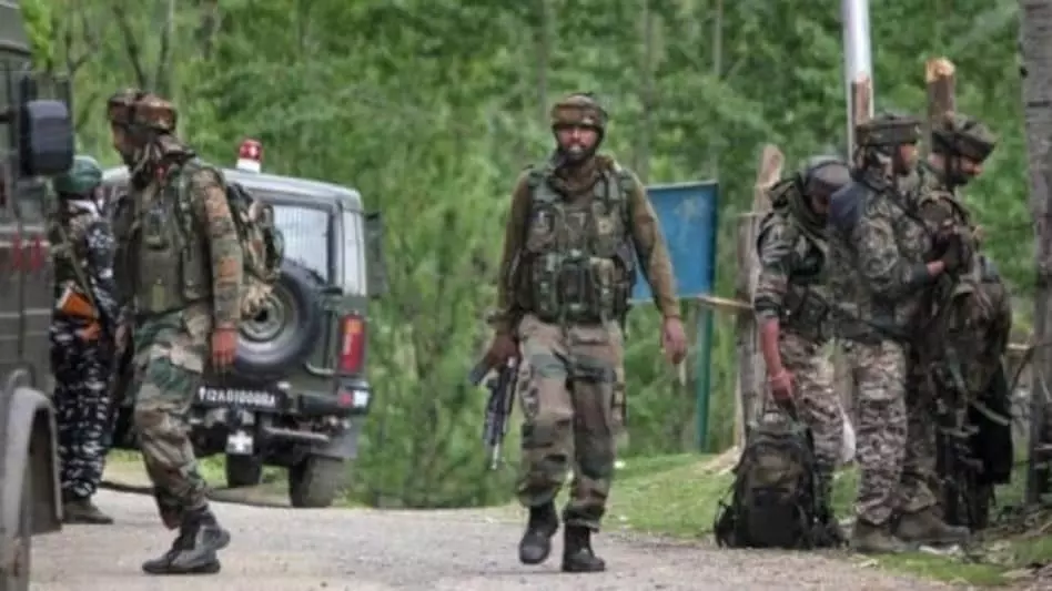 जम्मू-कश्मीर के अनंतनाग में मुठभेड़ जारी जम्मू-कश्मीर के अनंतनाग में मुठभेड़ जारी
