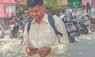 five lakh rupees from Azamgarh businessman five lakh rupees from Azamgarh businessman