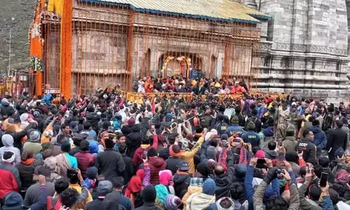 केदारनाथ धाम के कपाट खुले, दो साल बाद दर्शन कर रहे हैं श्रद्धालु; सीएम धामी रहे मौजूद, दर्शन के दौरान इन बातों का रखें ध्यान