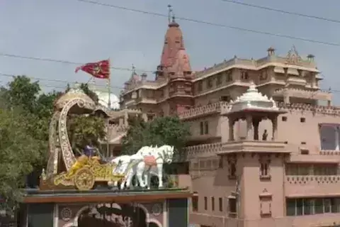 मथुरा कोर्ट : कृष्ण जन्मभूमि मामले में 19 मई को फैसला सुनाएगी मथुरा कोर्ट : कृष्ण जन्मभूमि मामले में 19 मई को फैसला सुनाएगी