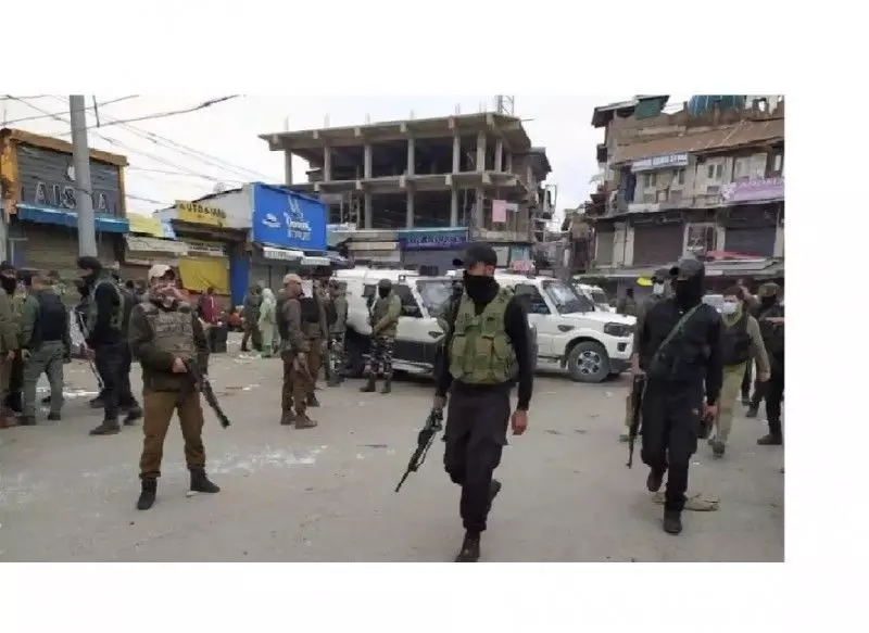 श्रीनगर में आतंकियों की कायराना हरकत : जम्मू-कश्मीर पुलिस के सिपाही को मारी गोली