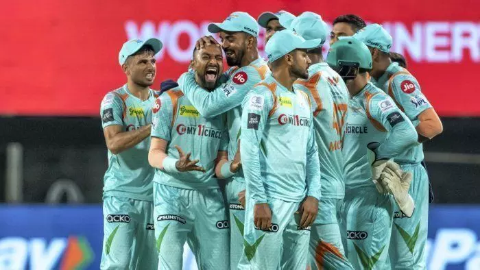 आईपीएल 2022: KKR को हराकर LSG पॉइंट टेबल में नंबर एक पर आईपीएल 2022: KKR को हराकर LSG पॉइंट टेबल में नंबर एक पर